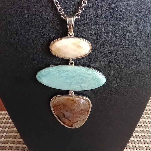 136. STELLA AND DOT STATEMENT NECKLACE SILVER CHAIN WITH EXTENSION 20" - Picture 3 of 4